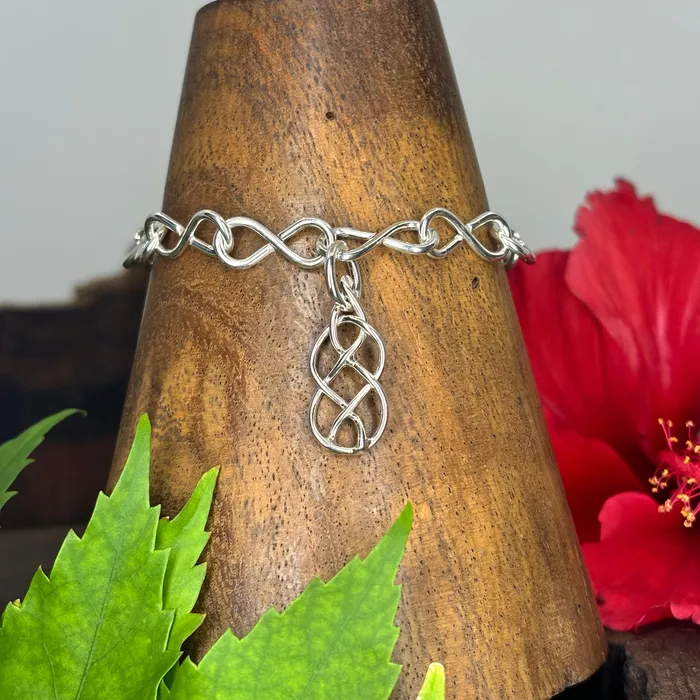Carrick Bend Knot Charm Crucian Gold Charm Necklaces Carrick Bend Knot Charm Crucian Gold Charm Necklaces