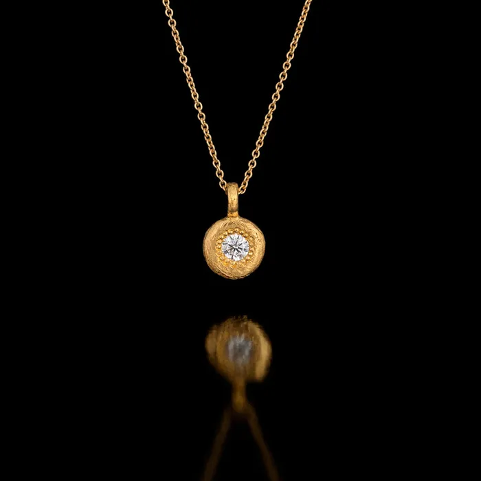 PreStyled Sets Diamond set in a thick Gold Pendant Gzahav